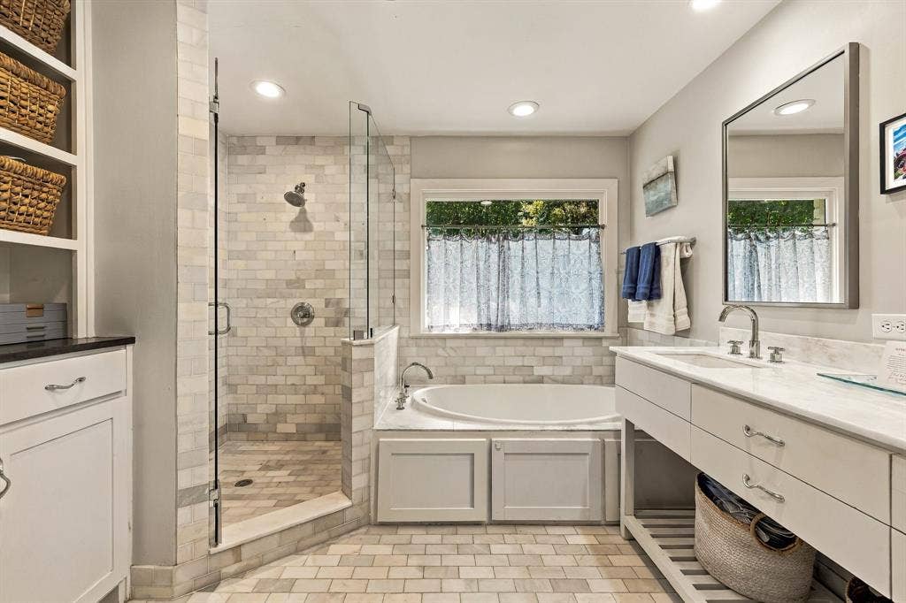 6438 Mccommas Boulevard, Dallas, TX 75214 6438 Mccommas Boulevard, Dallas, TX 75214