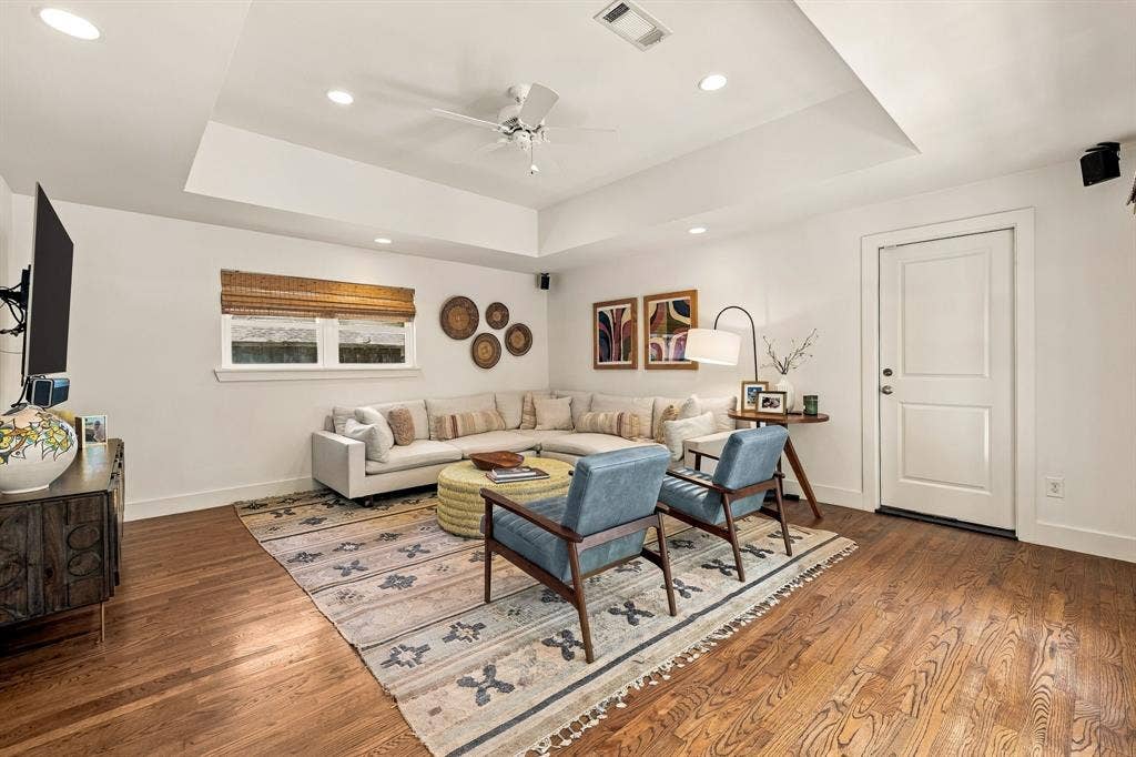 6438 Mccommas Boulevard, Dallas, TX 75214 6438 Mccommas Boulevard, Dallas, TX 75214