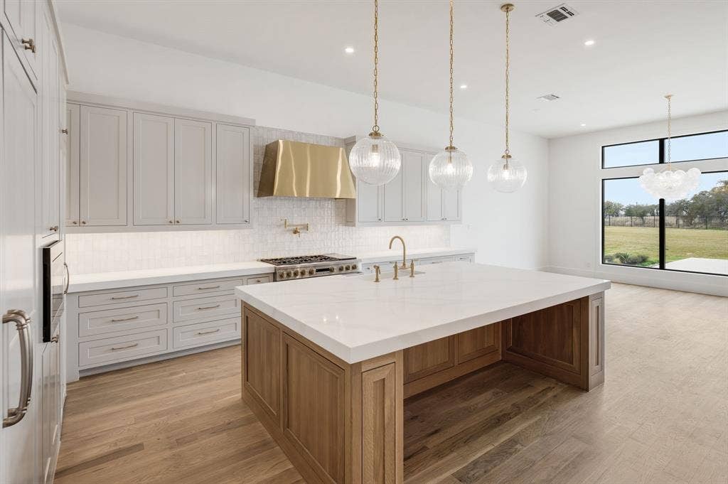 10621 Arrowhead Point Drive, Fort Worth, TX 76179 10621 Arrowhead Point Drive, Fort Worth, TX 76179