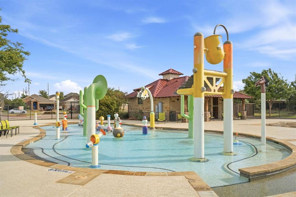 800 Amber Street, Princeton, TX 75407 A splash pad area for the little ones is a popular community amenity.