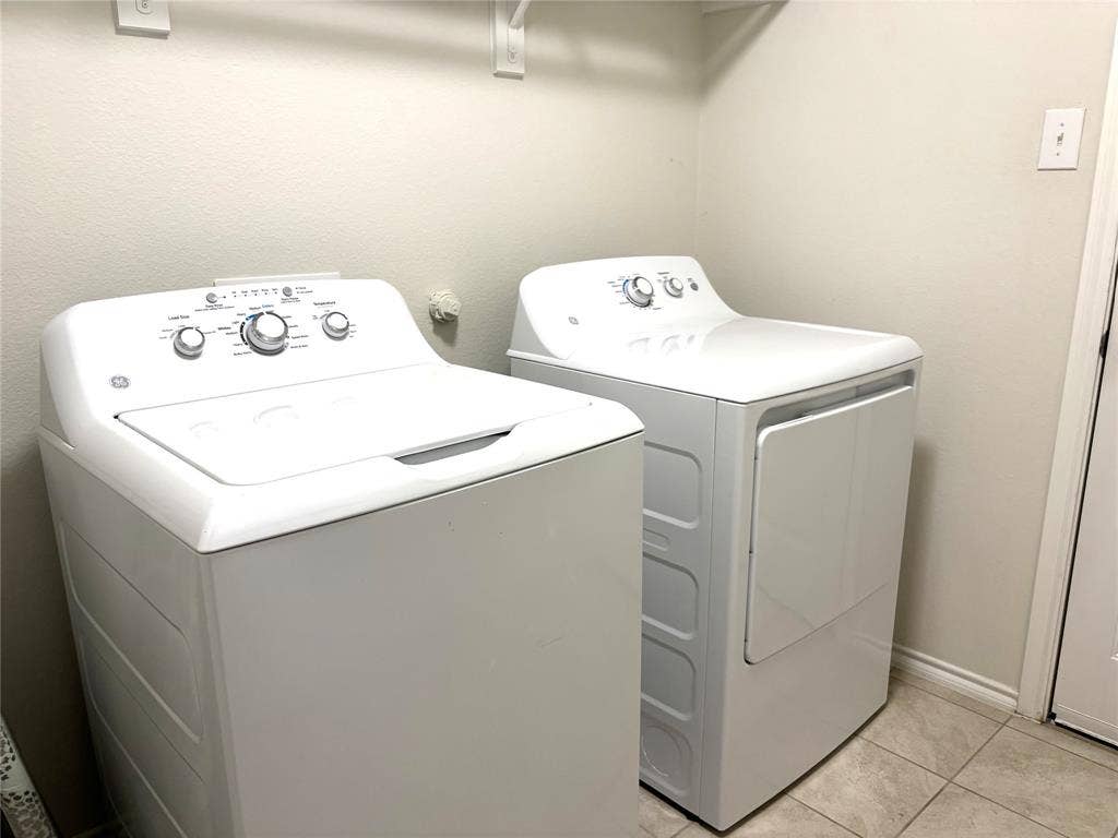 800 Amber Street, Princeton, TX 75407 Washer & dryer are included in the home sale.