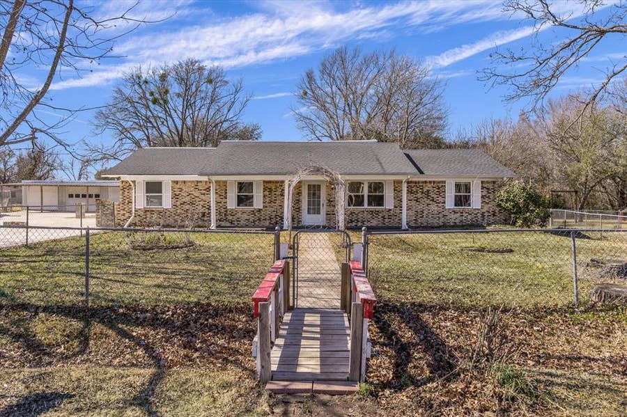 Property photo for 1729 Elliot Drive, Canton, TX