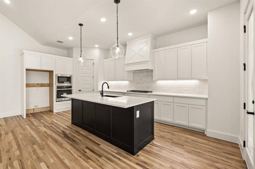 704 Blackbird Drive, Aledo, TX 76008 704 Blackbird Drive, Aledo, TX 76008