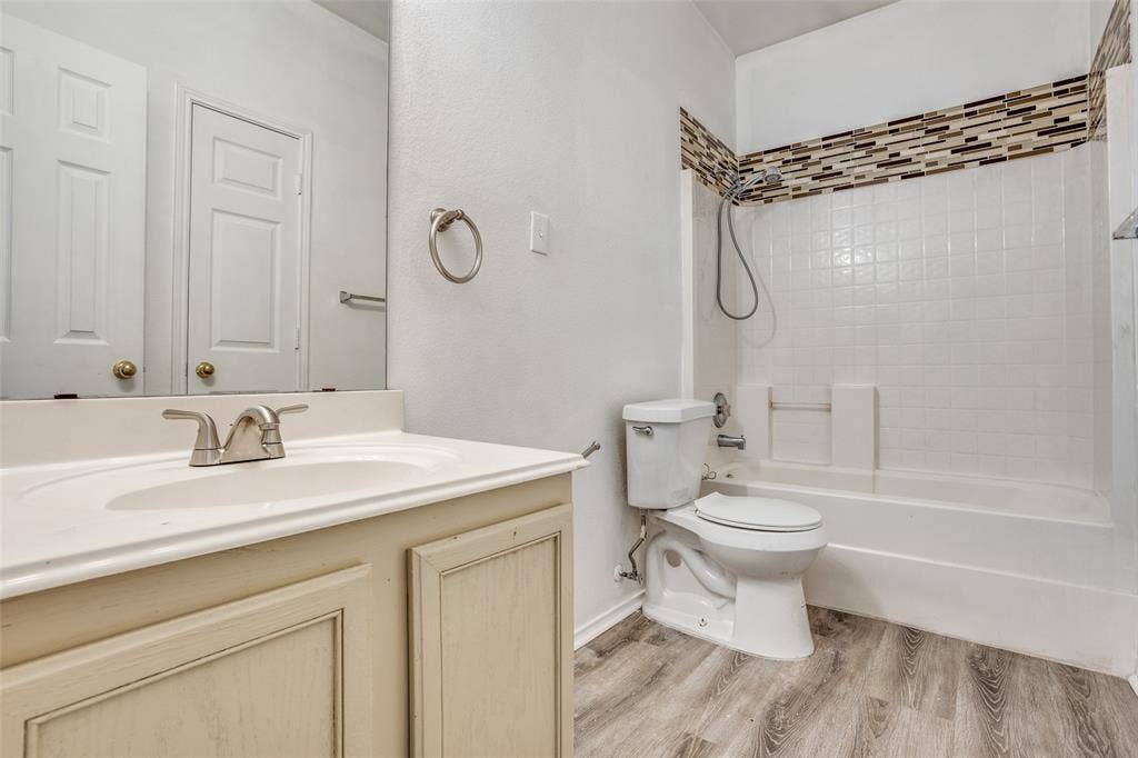 4021 Carrington Drive, Garland, TX 75043 4021 Carrington Drive, Garland, TX 75043