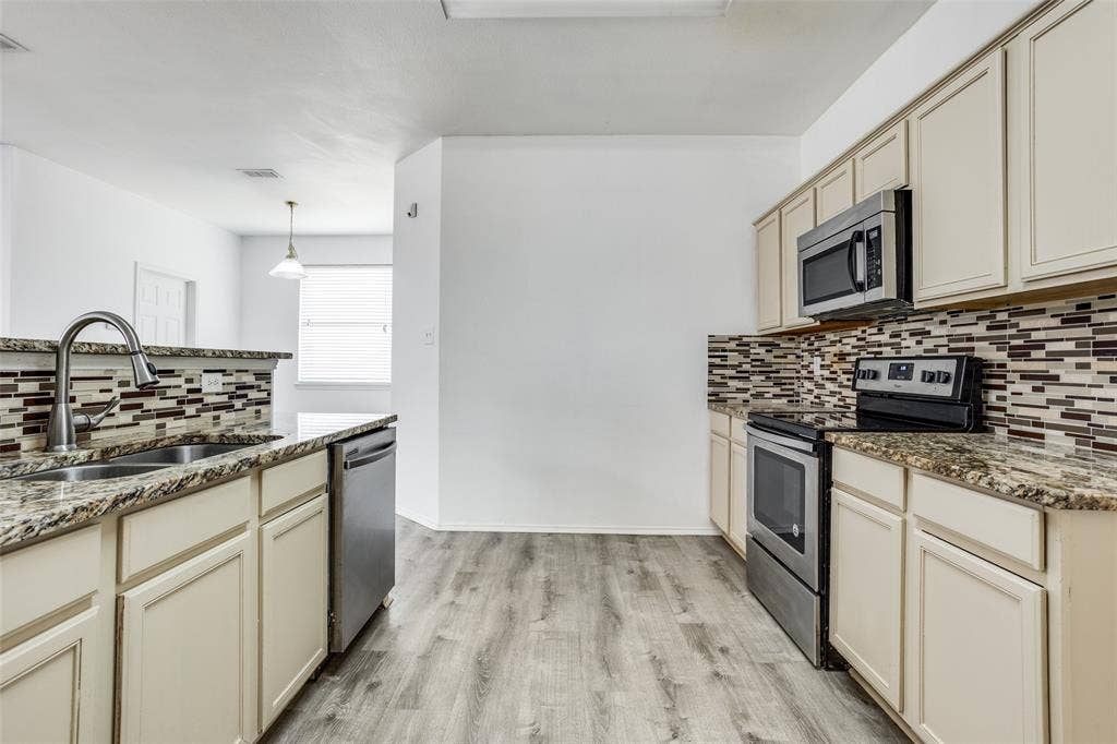 4021 Carrington Drive, Garland, TX 75043 4021 Carrington Drive, Garland, TX 75043