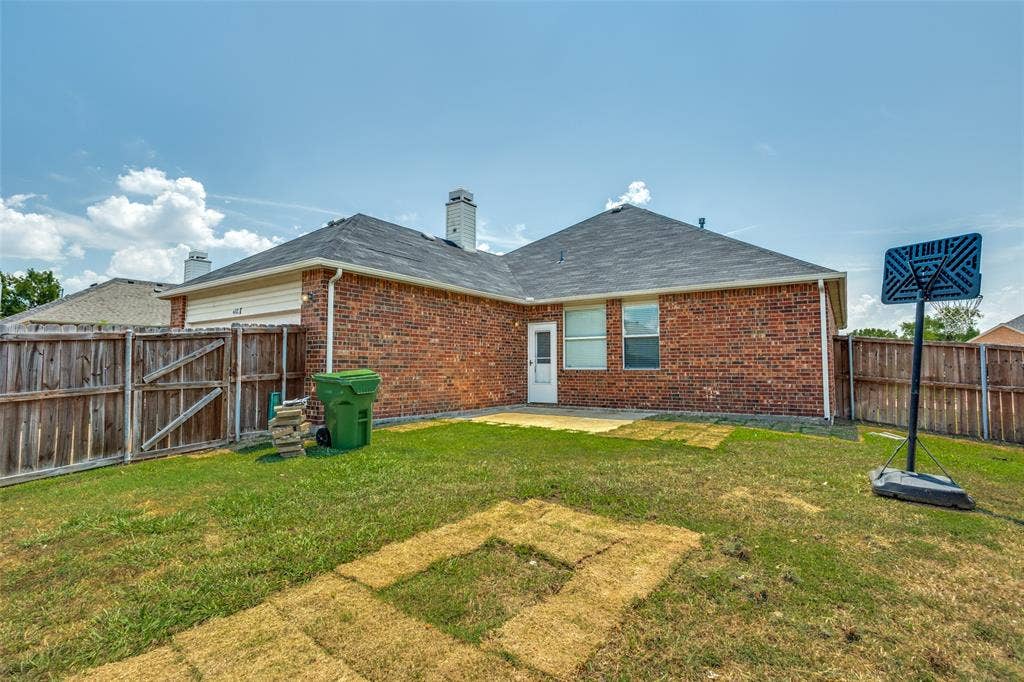 4021 Carrington Drive, Garland, TX 75043 4021 Carrington Drive, Garland, TX 75043