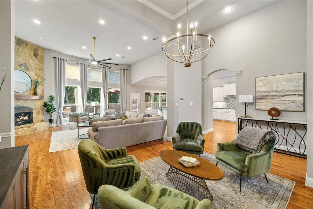 Large windows allow so much natural light.