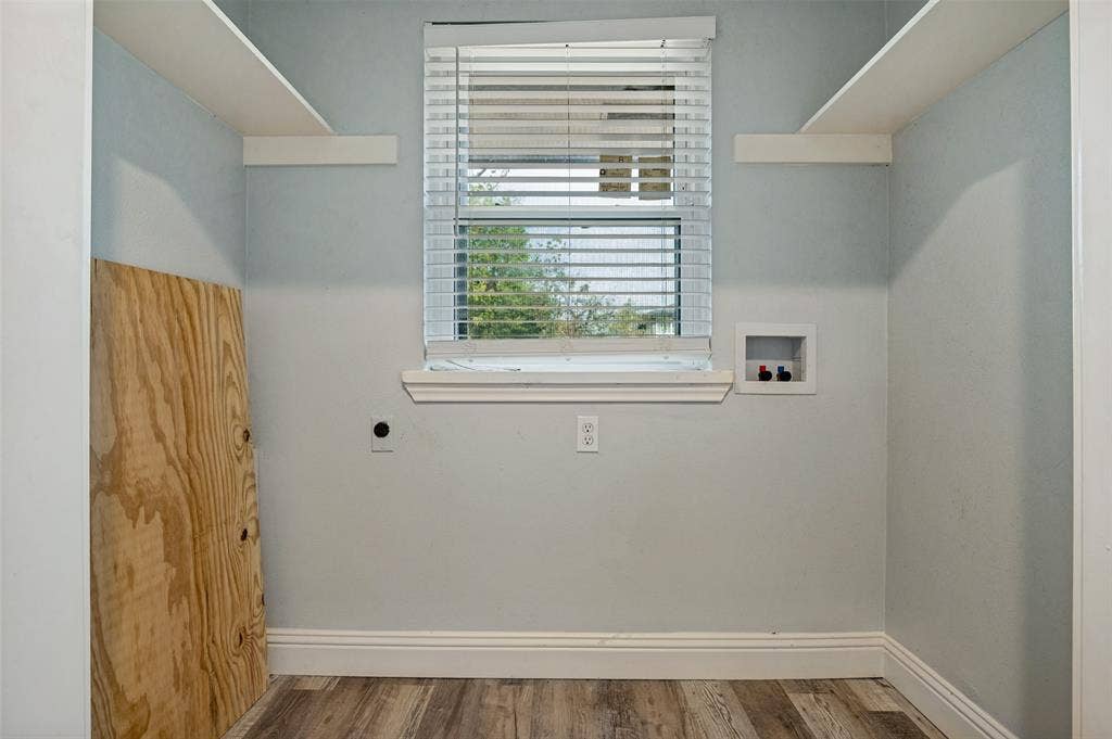 1585 E Kiest Boulevard, Dallas, TX 75216 1585 E Kiest Boulevard, Dallas, TX 75216
