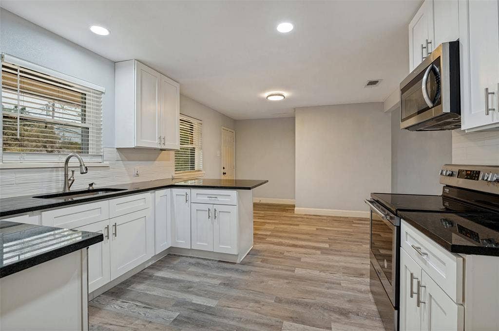 1585 E Kiest Boulevard, Dallas, TX 75216 1585 E Kiest Boulevard, Dallas, TX 75216