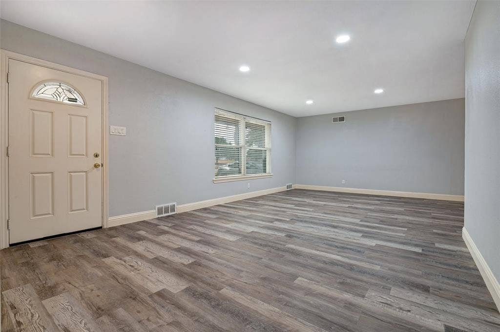 1585 E Kiest Boulevard, Dallas, TX 75216 1585 E Kiest Boulevard, Dallas, TX 75216