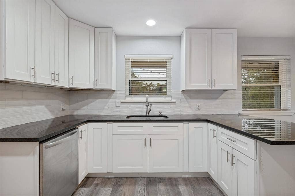 1585 E Kiest Boulevard, Dallas, TX 75216 1585 E Kiest Boulevard, Dallas, TX 75216
