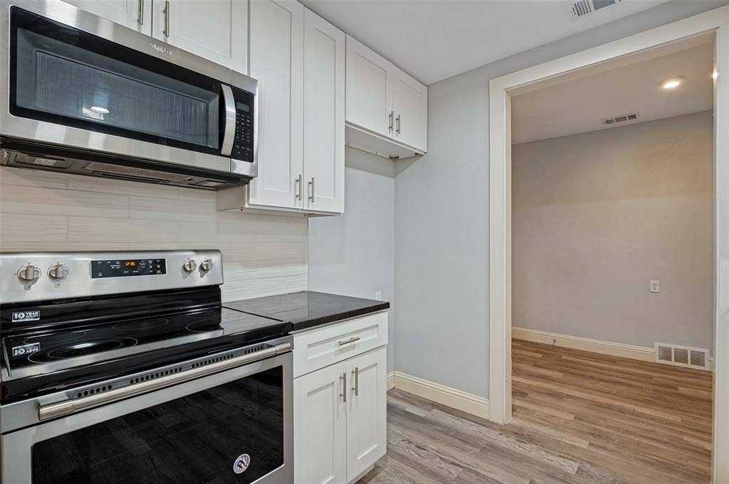 1585 E Kiest Boulevard, Dallas, TX 75216 1585 E Kiest Boulevard, Dallas, TX 75216