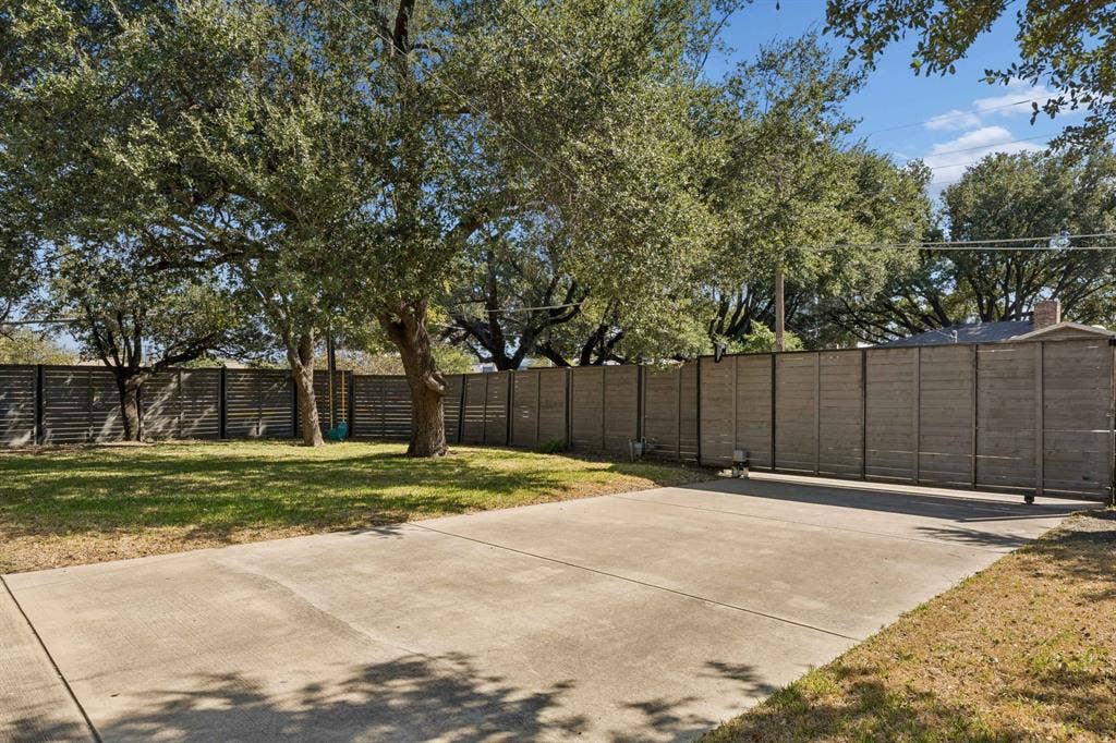 7986 Briaridge Road, Dallas, TX 75248 7986 Briaridge Road, Dallas, TX 75248