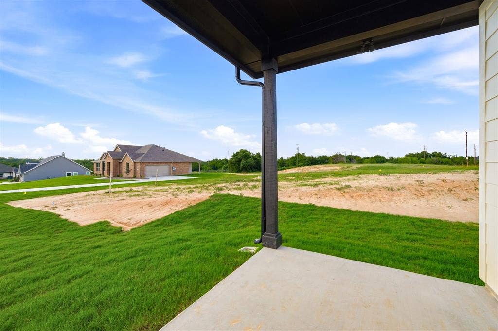 116 Park Hurst Drive, Boyd, TX 76023