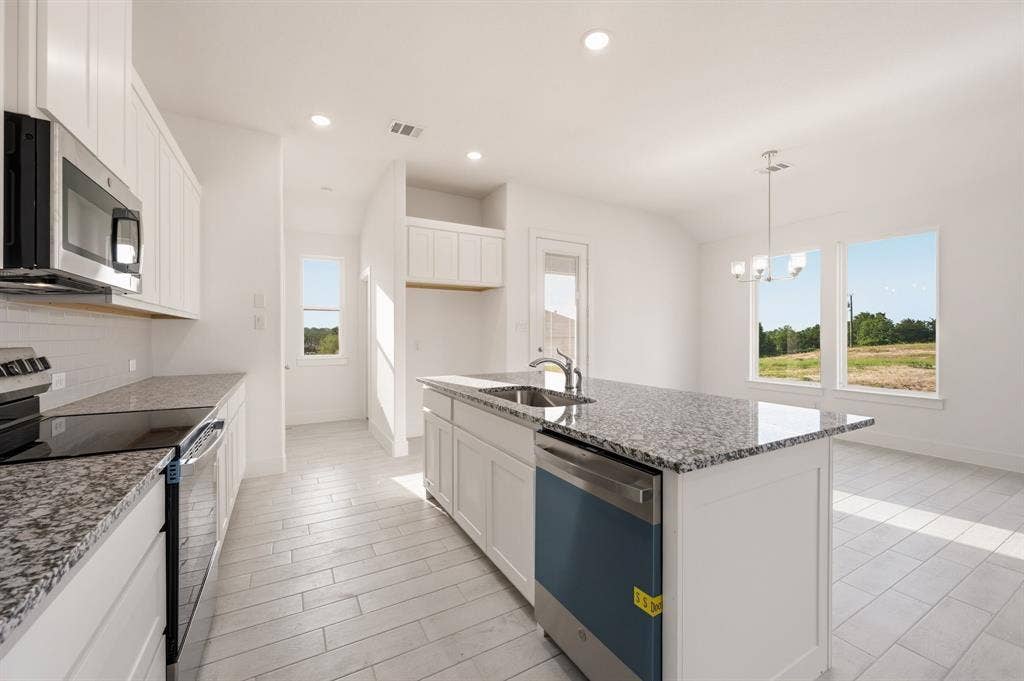 116 Park Hurst Drive, Boyd, TX 76023