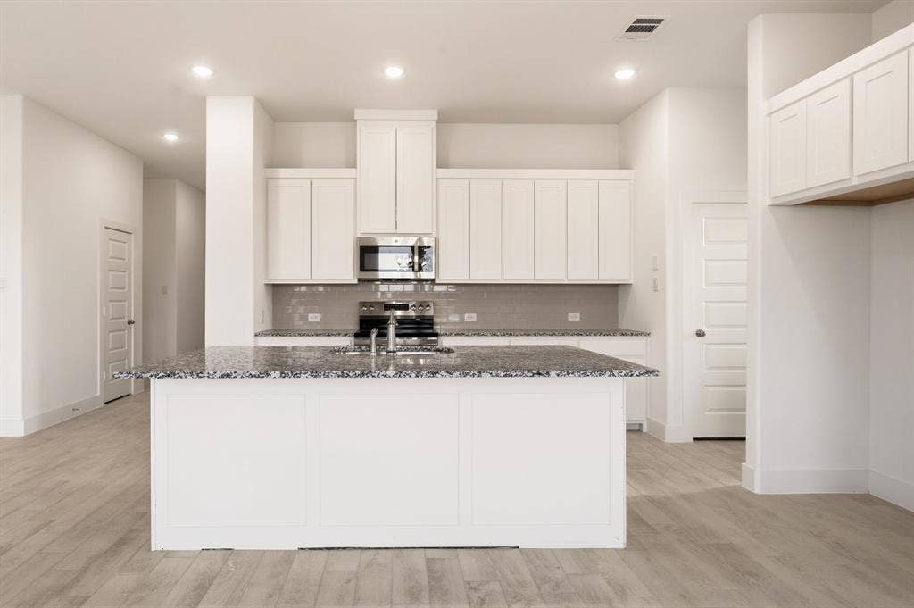 116 Park Hurst Drive, Boyd, TX 76023