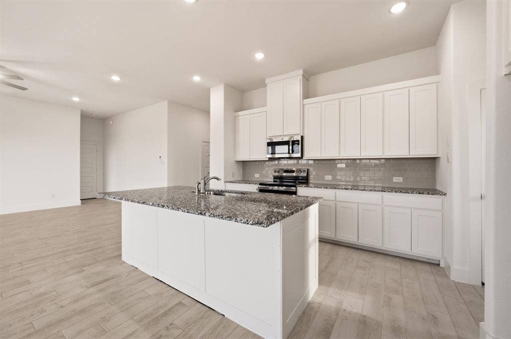116 Park Hurst Drive, Boyd, TX 76023