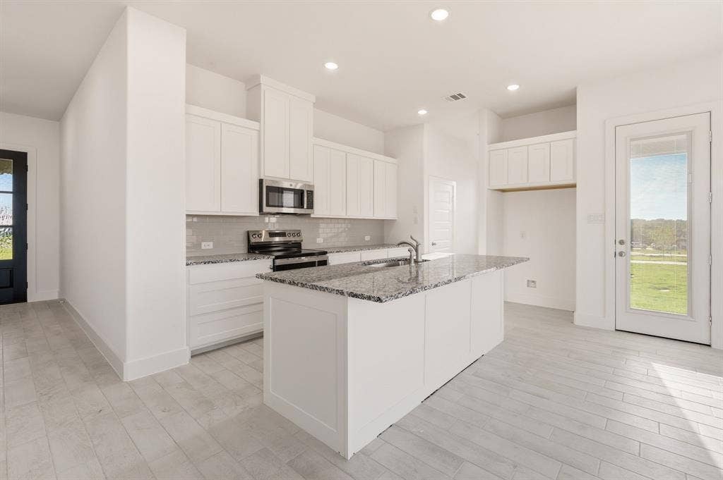 116 Park Hurst Drive, Boyd, TX 76023