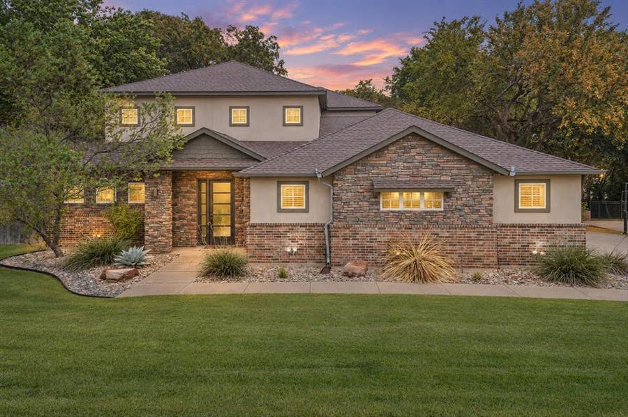 Property photo for 2851 Coldwater Court, Midlothian, TX