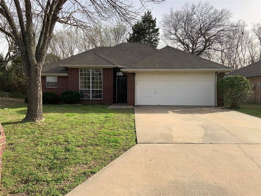 Property photo for 816 Brittany Drive, Denton, TX