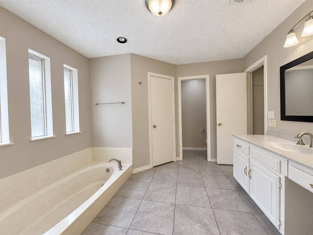 3620 Teakwood Lane, Plano, TX 75075 3620 Teakwood Lane, Plano, TX 75075