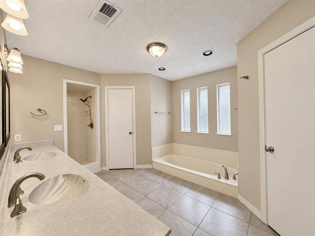 3620 Teakwood Lane, Plano, TX 75075 3620 Teakwood Lane, Plano, TX 75075