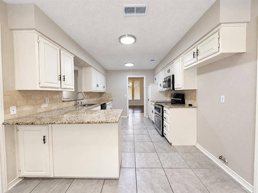 3620 Teakwood Lane, Plano, TX 75075 3620 Teakwood Lane, Plano, TX 75075