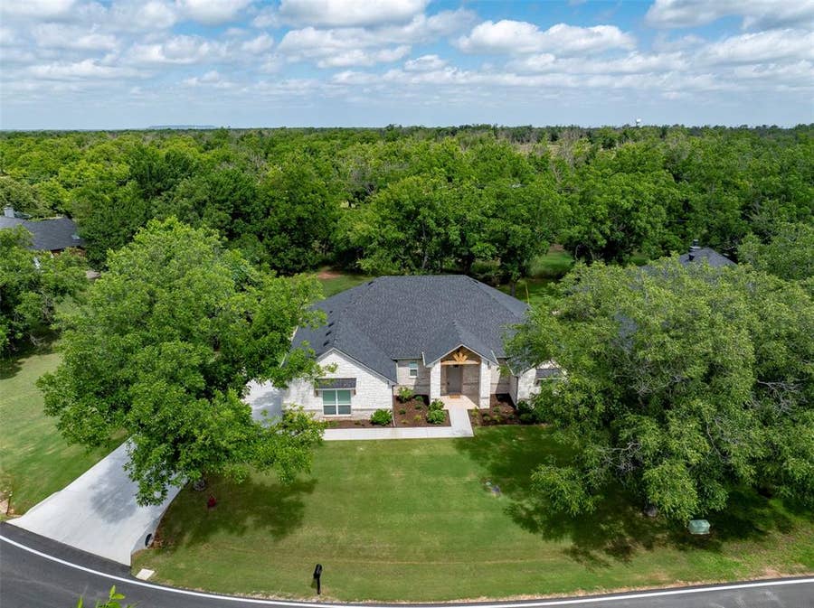Property photo for 10301 Ravenswood Road, Granbury, TX