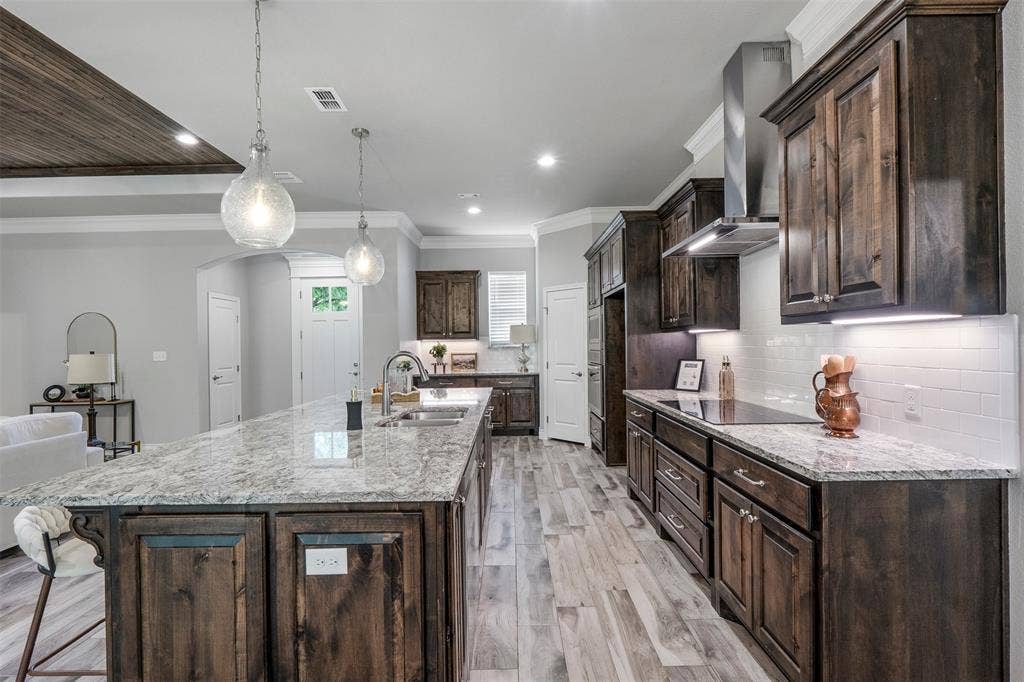 10301 Ravenswood Road, Granbury, TX 76049 Kitchen