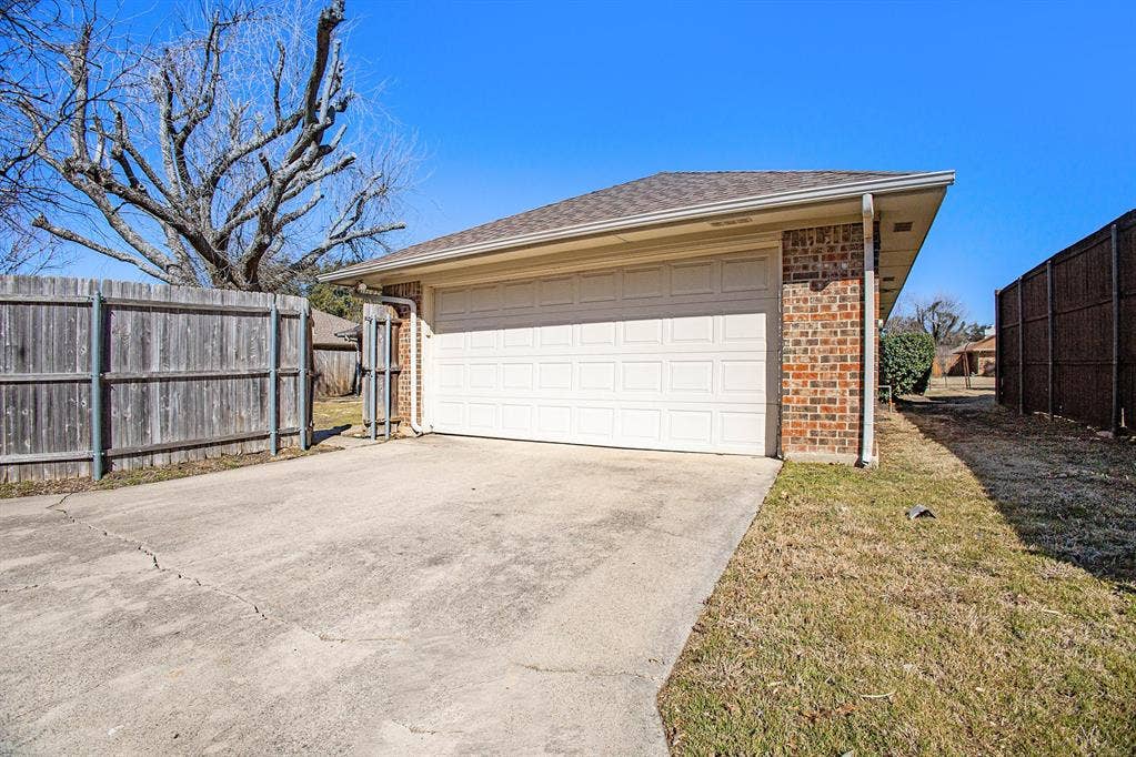 3204 Anchor Drive, Plano, TX 75023 3204 Anchor Drive, Plano, TX 75023