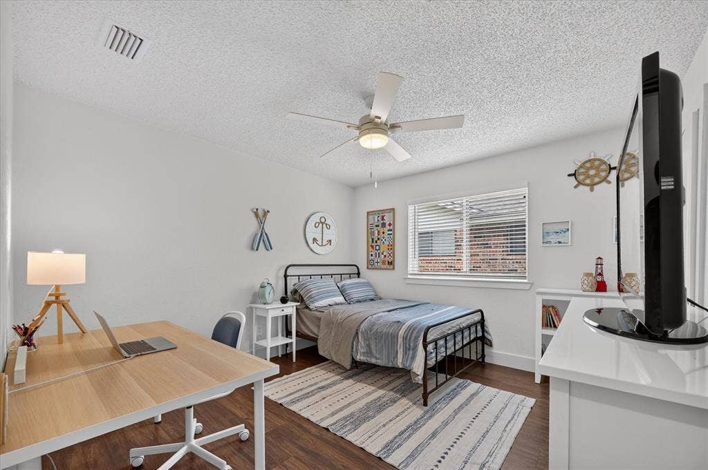 1813 Tulane Drive, Richardson, TX 75081 Nice secondary bedroom