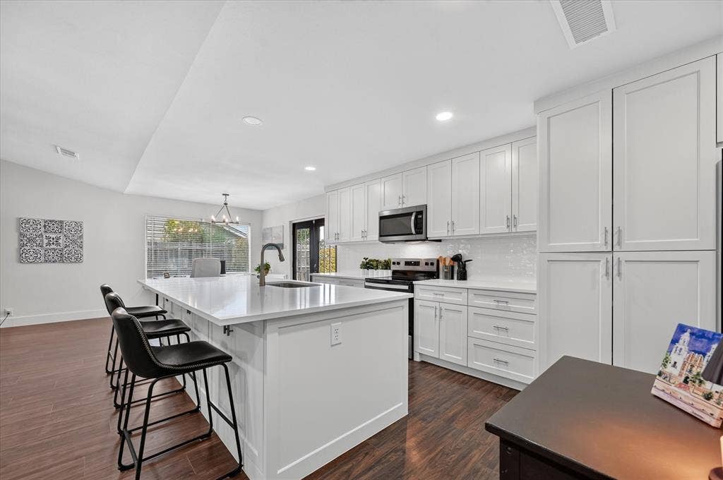 1813 Tulane Drive, Richardson, TX 75081 Custom built cabinets