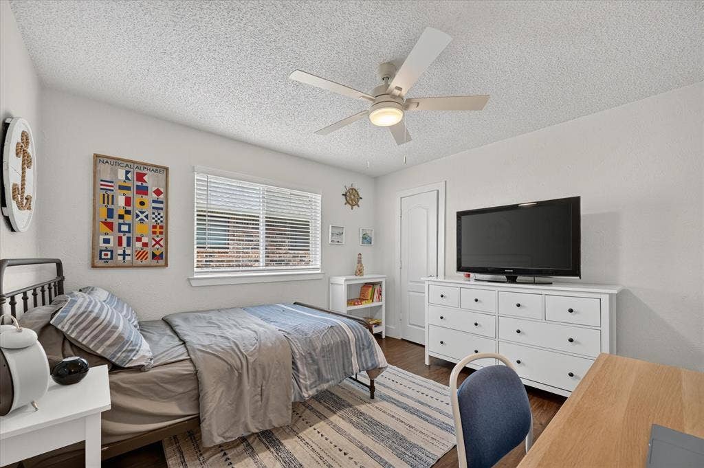 1813 Tulane Drive, Richardson, TX 75081 Secondary bedroom with walk in closet