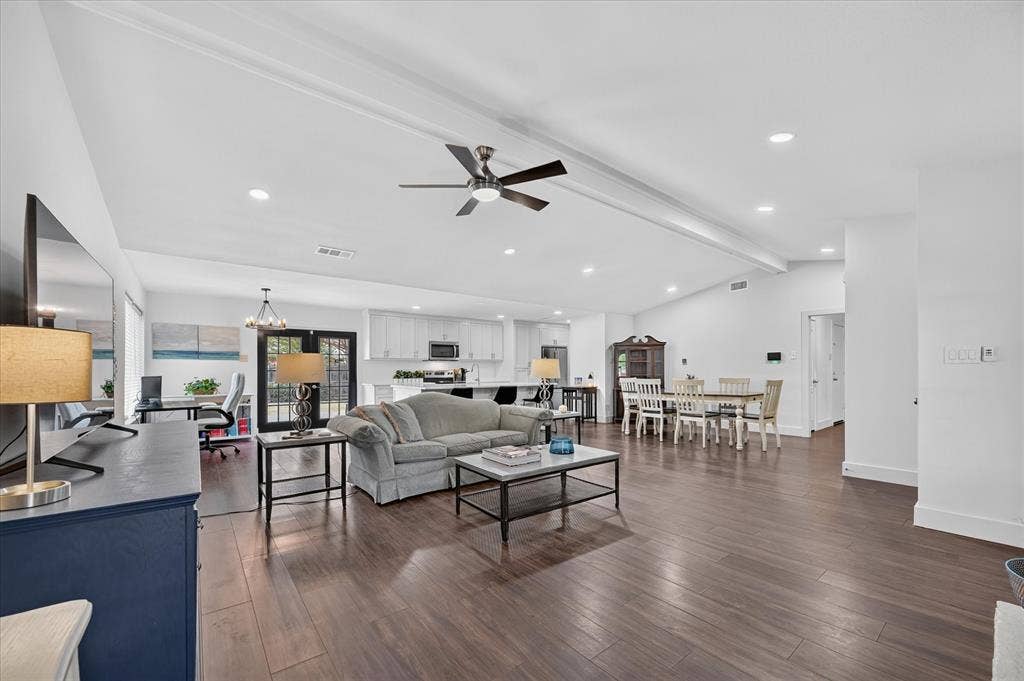 1813 Tulane Drive, Richardson, TX 75081 Wonderful open floorplan with laminate flooring thru the home.