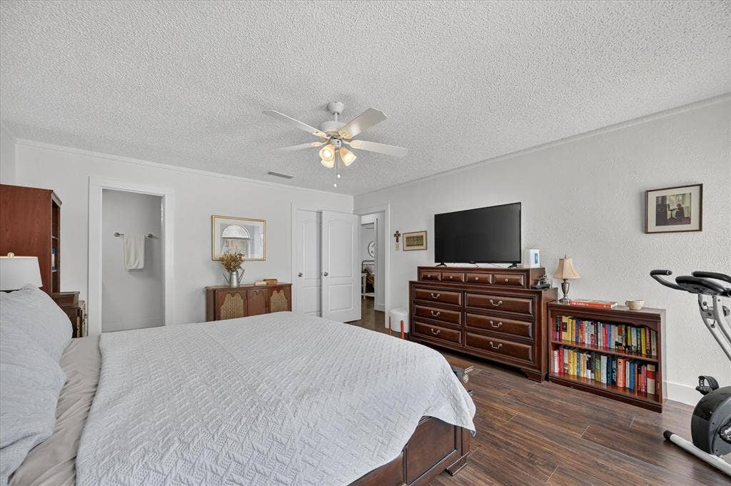 1813 Tulane Drive, Richardson, TX 75081 So much space in primary bedroom
