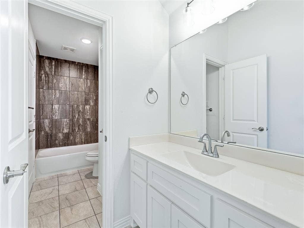 913 Peabody Drive, McKinney, TX 75071 913 Peabody Drive, McKinney, TX 75071
