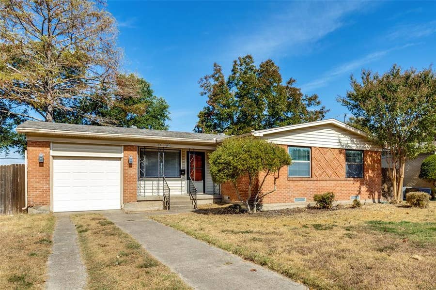 Property photo for 10927 Dunaway Drive, Dallas, TX