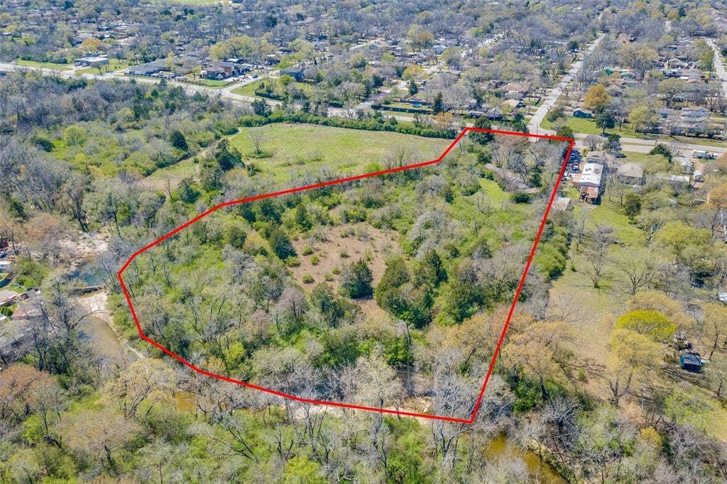 930 N Prairie Creek Road, Dallas, TX 75217 654 ft of Creek frontage with city utilities