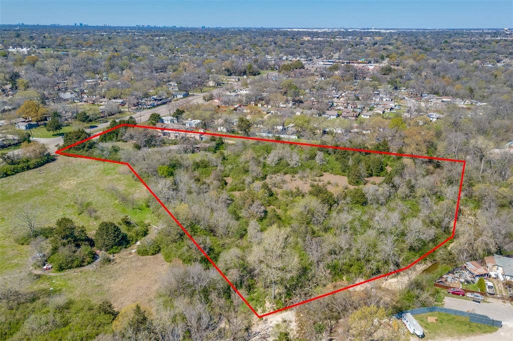 930 N Prairie Creek Road, Dallas, TX 75217 Property has city sewer
