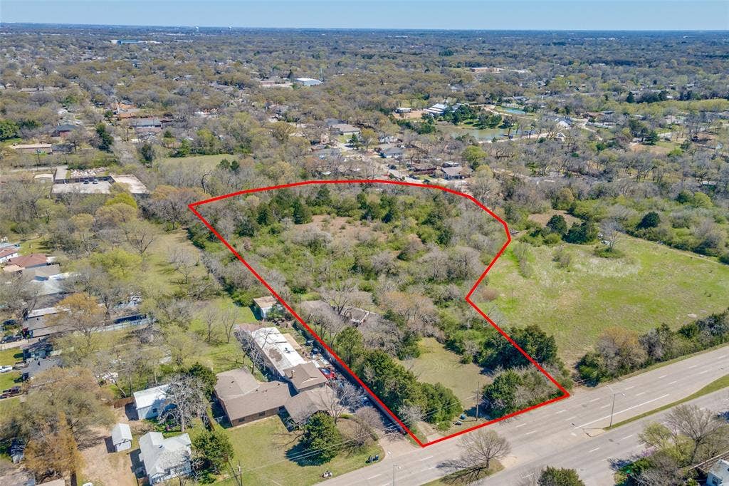 930 N Prairie Creek Road, Dallas, TX 75217 508 ft from street to back of property line.