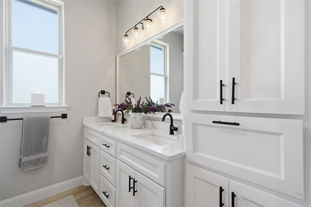655 Winkler Way, Springtown, TX 76082 655 Winkler Way, Springtown, TX 76082
