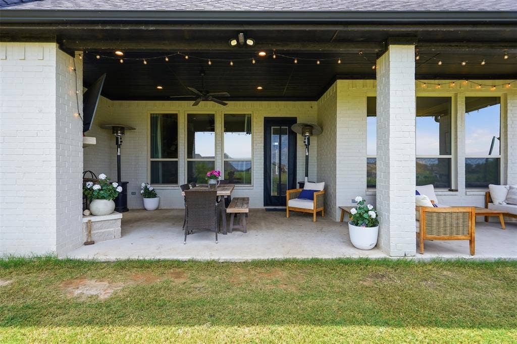 655 Winkler Way, Springtown, TX 76082 655 Winkler Way, Springtown, TX 76082