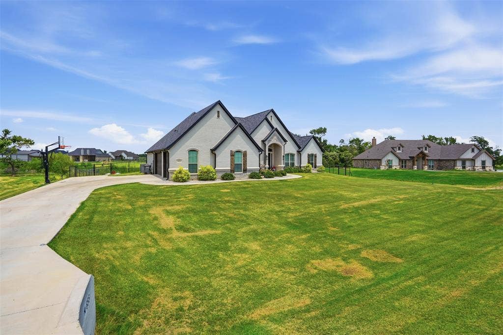 655 Winkler Way, Springtown, TX 76082 655 Winkler Way, Springtown, TX 76082