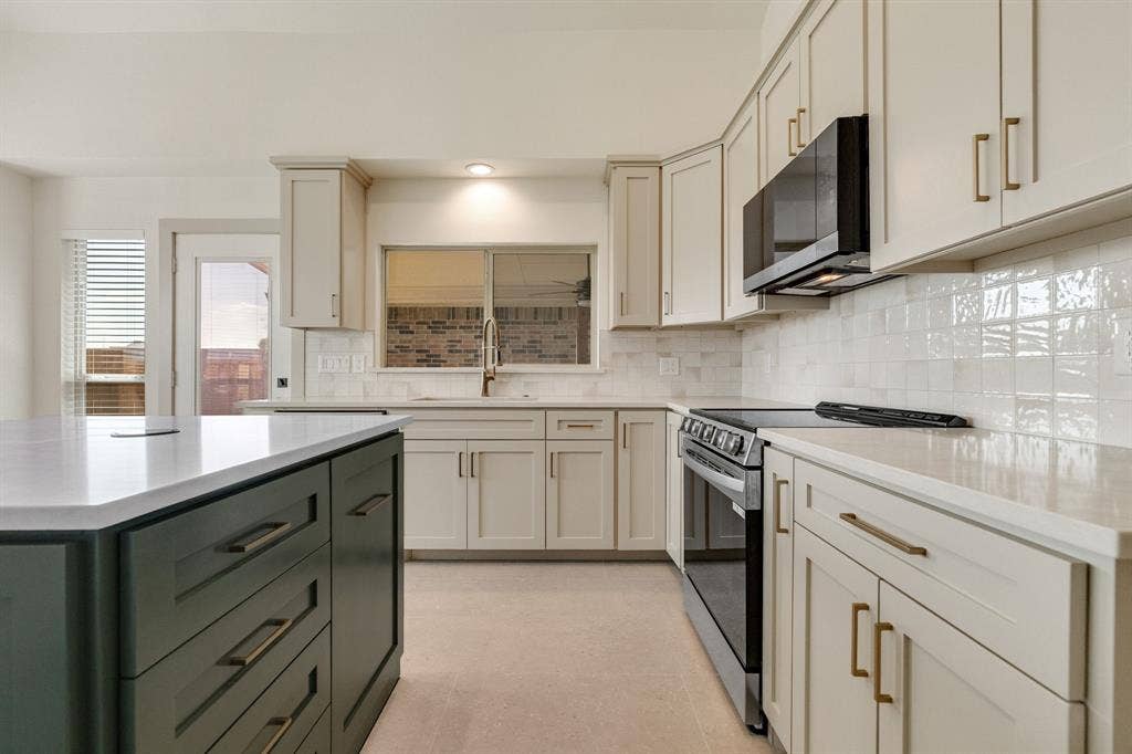 16726 Cleary Circle, Dallas, TX 75248