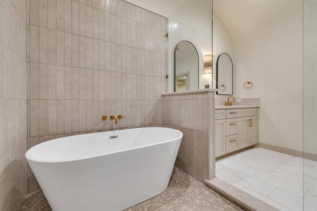 16726 Cleary Circle, Dallas, TX 75248