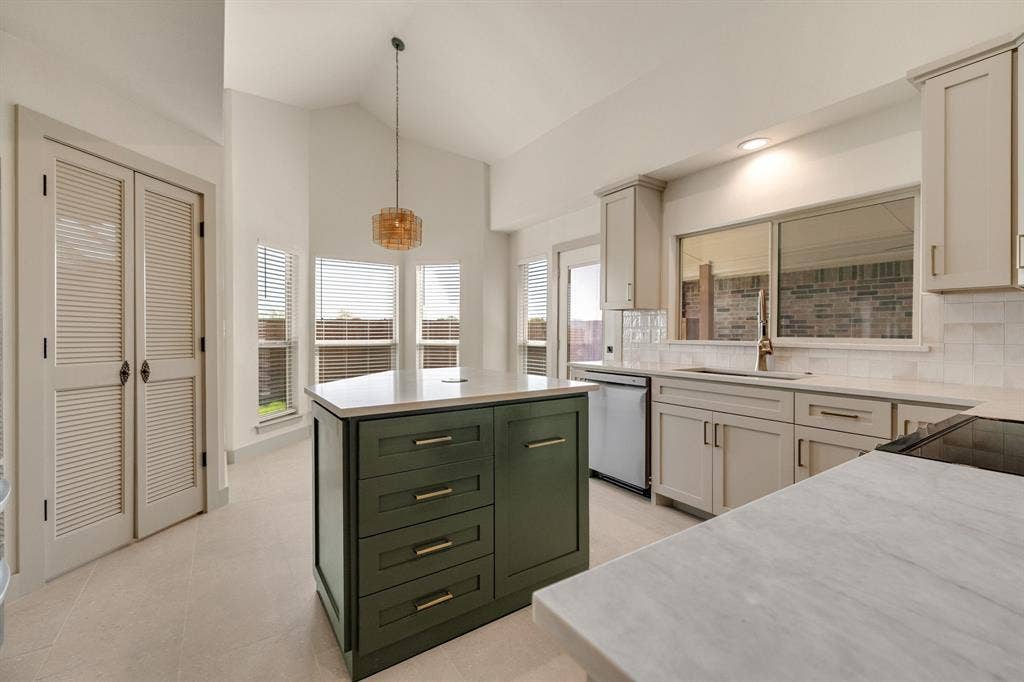 16726 Cleary Circle, Dallas, TX 75248