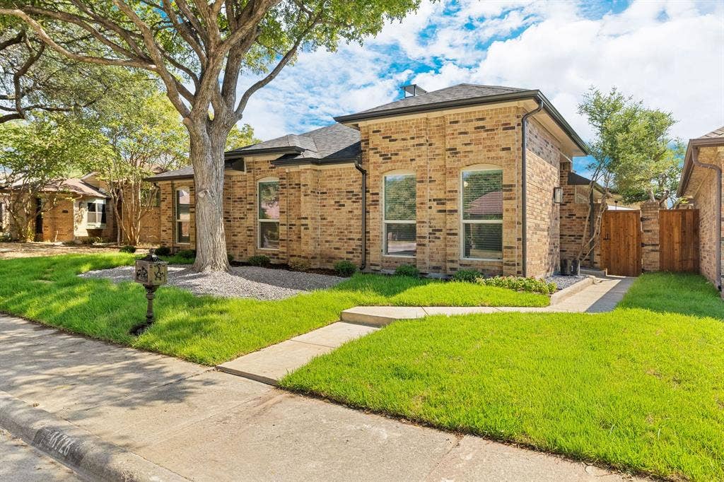16726 Cleary Circle, Dallas, TX 75248