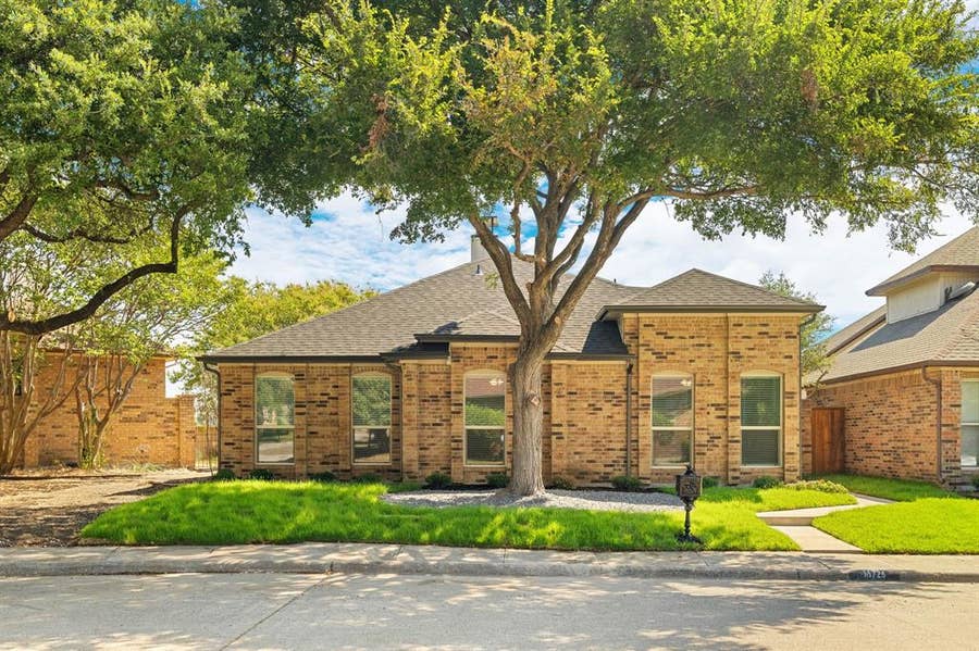 Property photo for 16726 Cleary Circle, Dallas, TX