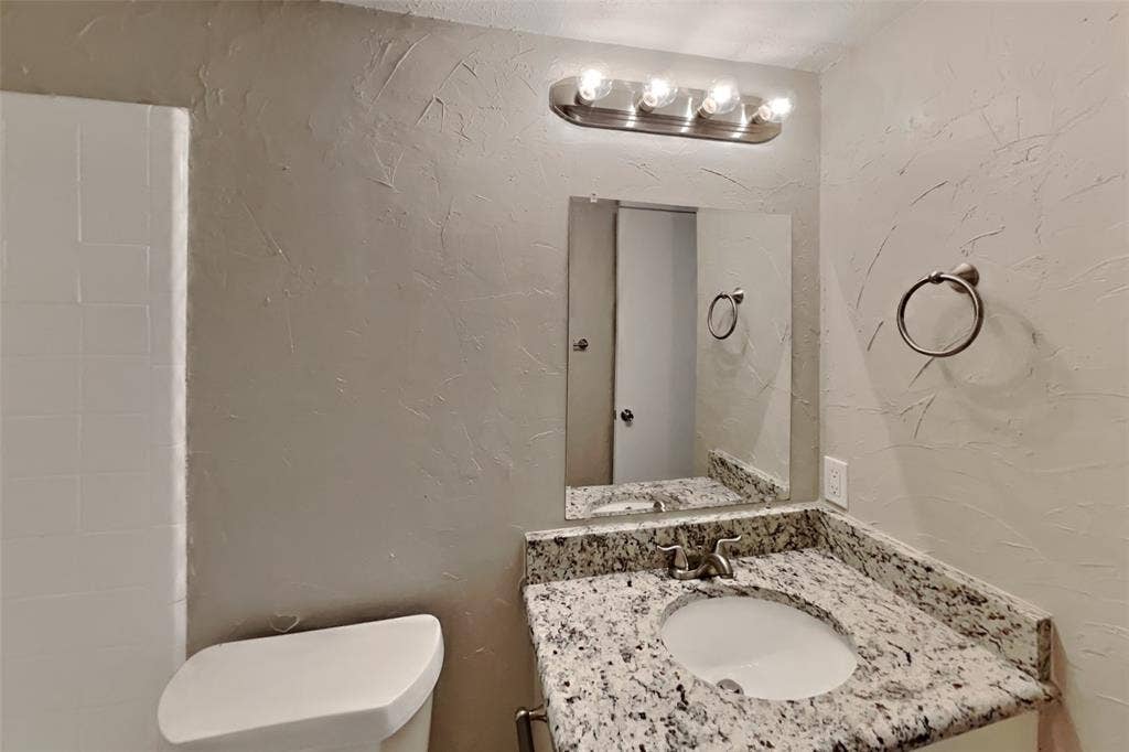 1528 Jabbet Drive, Plano, TX 75025 1528 Jabbet Drive, Plano, TX 75025