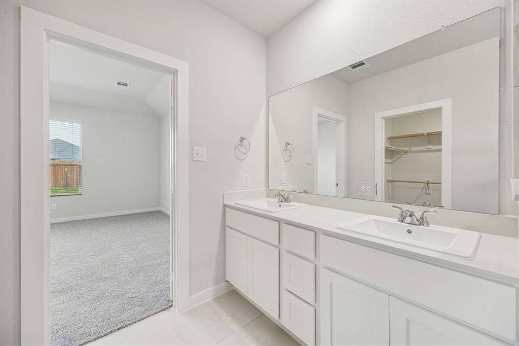 281 Hope Orchards Drive, Lavon, TX 75166 Primary Bathroom in the Stanley II home plan – REPRESENTATIVE PHOTO